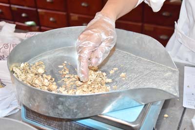 身体出现1黑2凸3小可能是肺癌来临，抓紧去查查肺！